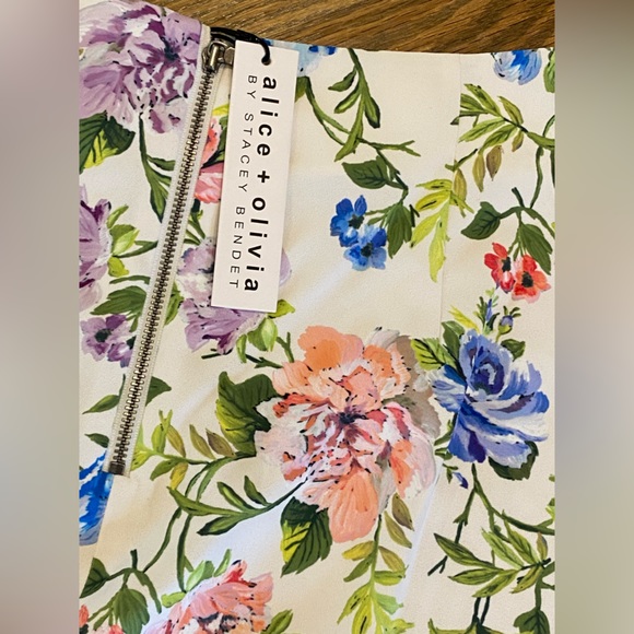 NWT Alice + Olivia Lorinda Clean Super High-Waist Ankle Pants in size 8 - Picture 5 of 9